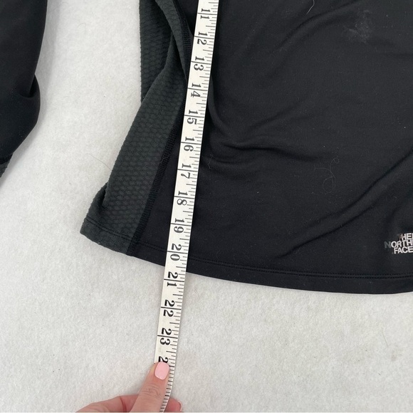 The North Face Women’s Black Long Sleeve Flight Series Vapor Wick Shirt Small - Picture 12 of 13